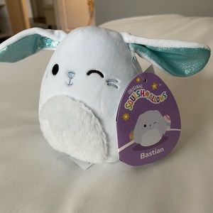 Bastion Bunny Squishmallow 🩵